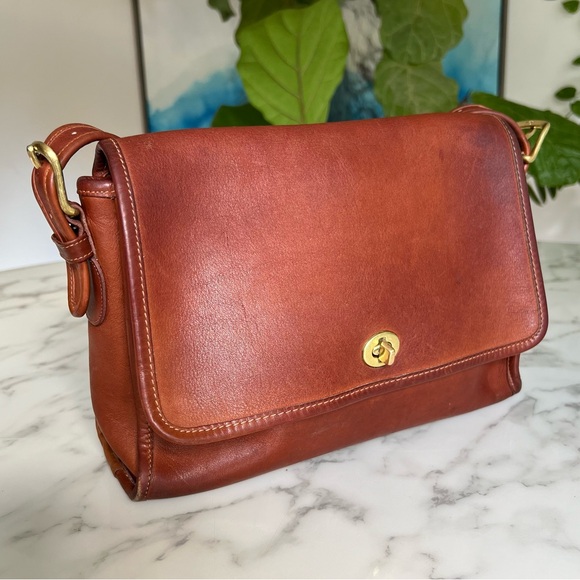 Coach Vintage Spectator Shoulder Bag 9767 British Tan Leather Turnlock NYC USA - Picture 2 of 16